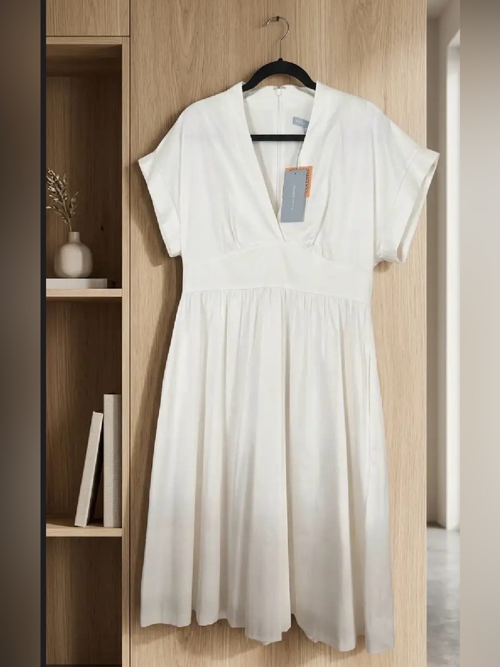ANTONIO MELANI White Empire- Waist V-Neck Midi Dress with Pockets. Size 12. - Picture 5 of 13